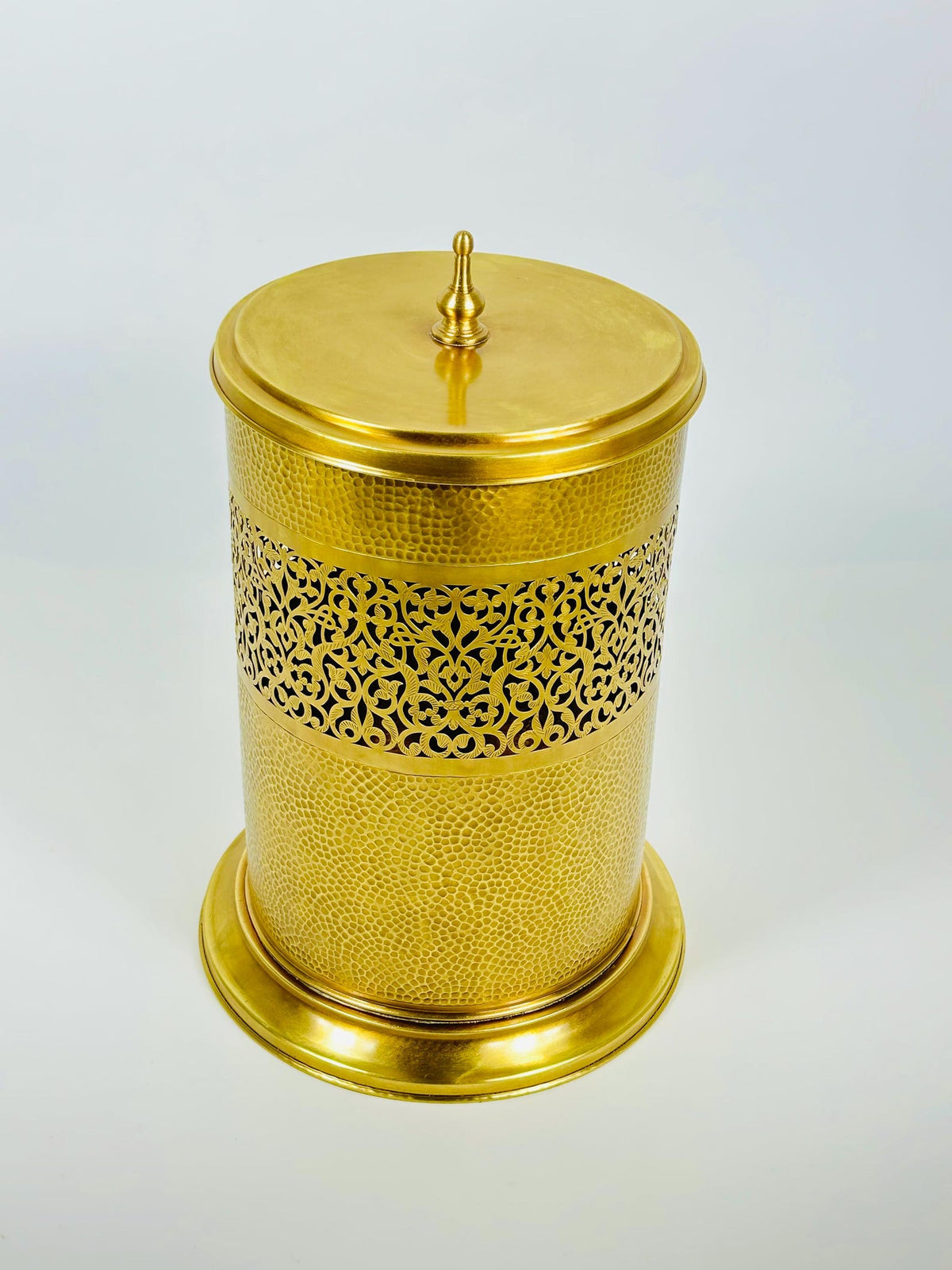 Moroccan Brass Lidded Wastebasket – Hammered, 43 cm